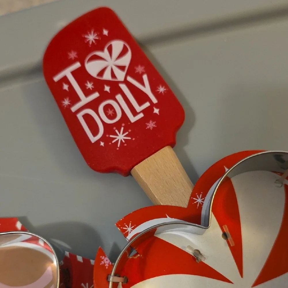 (J64) Dolly Parton Holiday Cookie Cutter Set With Spatula